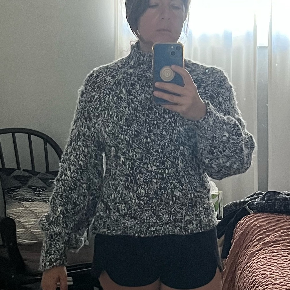 Abercrombie & Fitch Black, White & Gray Cozy Knit Sweater